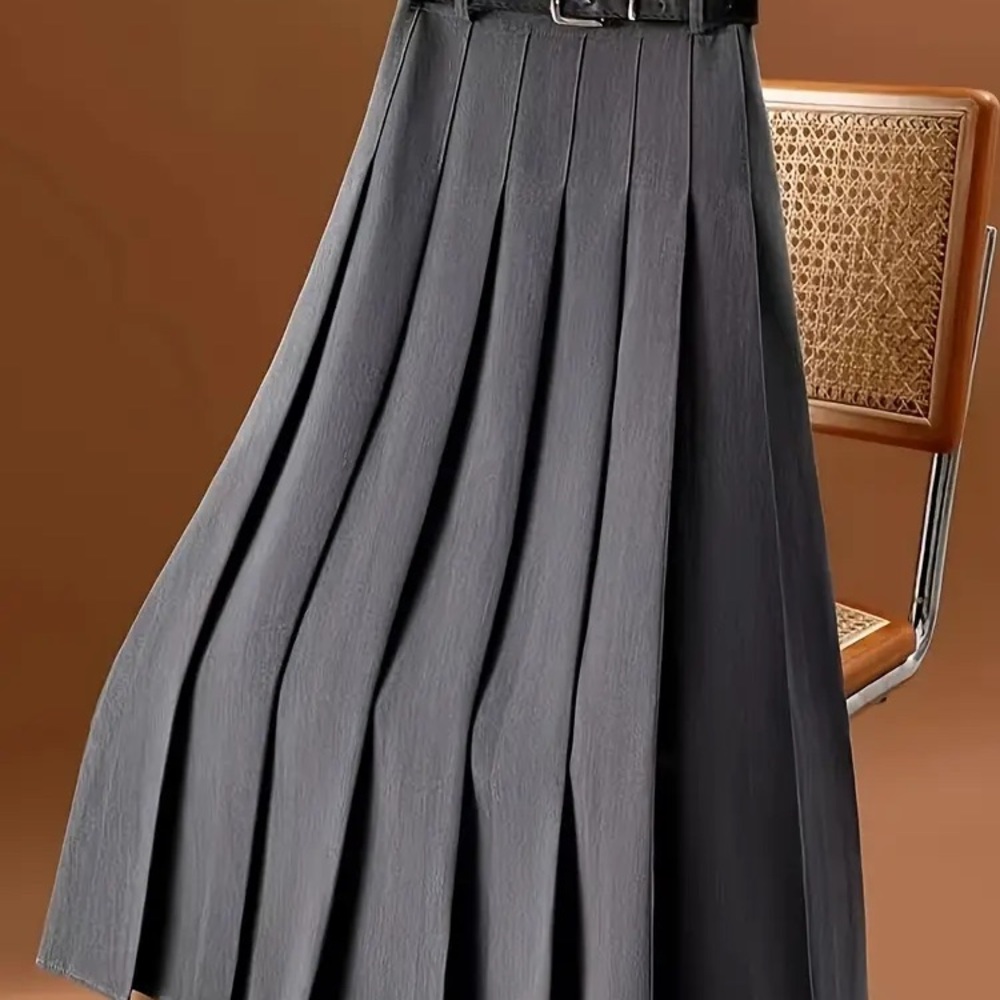 Pleated Midi skirt. Super Bowl Sunday Halftime ‘streetwear’ style.